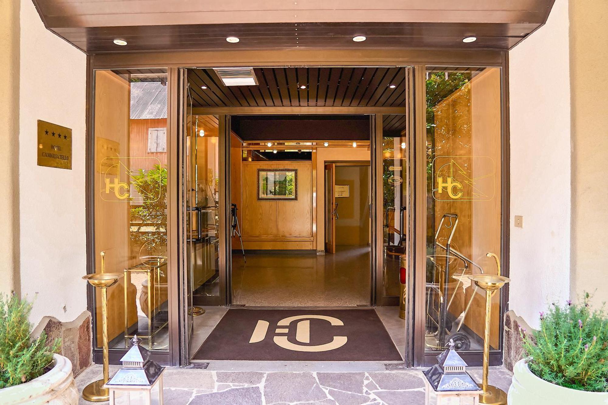 Hotel Camigliatello カミリアテッロ・シラーノ エクステリア 写真